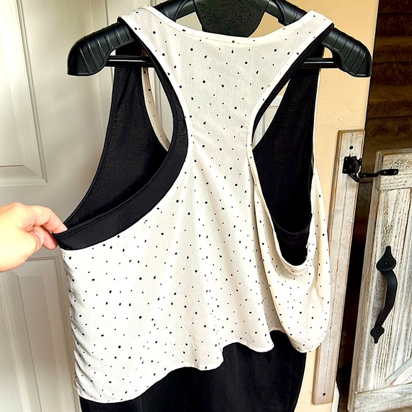 Volcom Tank - Picture 6 of 7